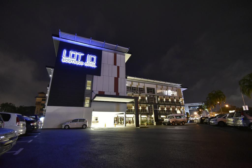 Lot 10 Boutique Hotel Kuching Exteriör bild